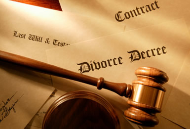 gavel in front of a document that says divorce decree