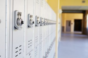 Las bromas de los estudiantes mayores en el Condado de San Diego pueden llevar a cargos criminales si involucran vandalismo.