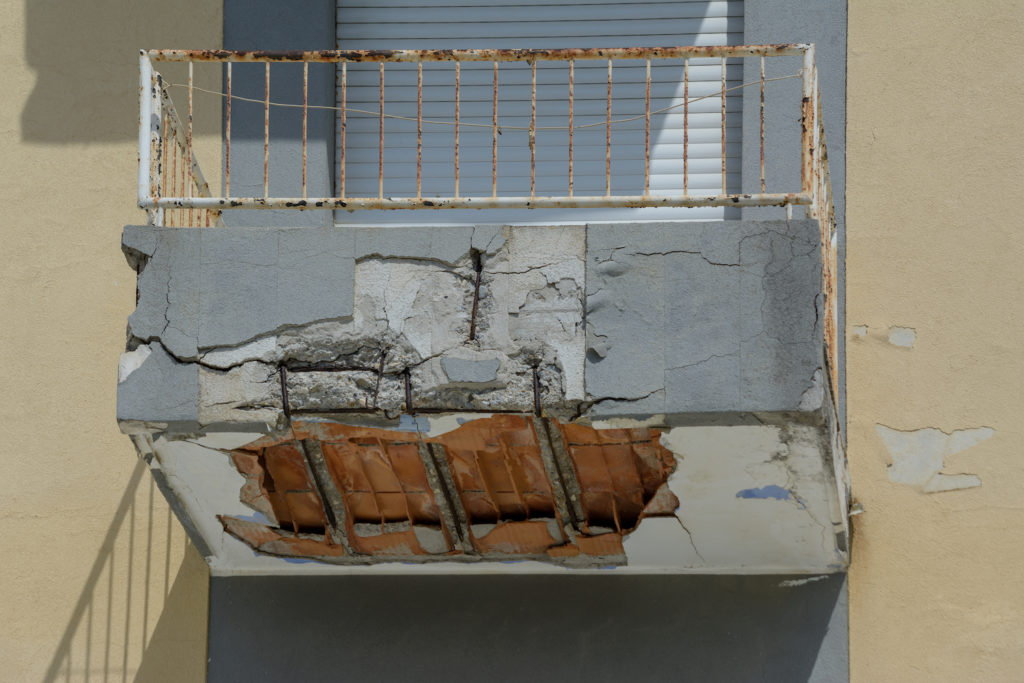 Balcony cracking with structural damage - balcony collapse lawsuits can be based on poor design and maintenance