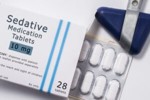Paquete de pastillas etiquetadas como "tabletas de medicamentos sedantes" cubiertas por HS 11375